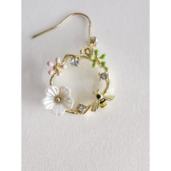 Brand New 14K Gold Plated Flower Wreath and Bee Crystal Earrings - Picture 4 of 10
